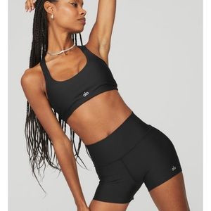 Alo Yoga Airlift Take Charge Bra